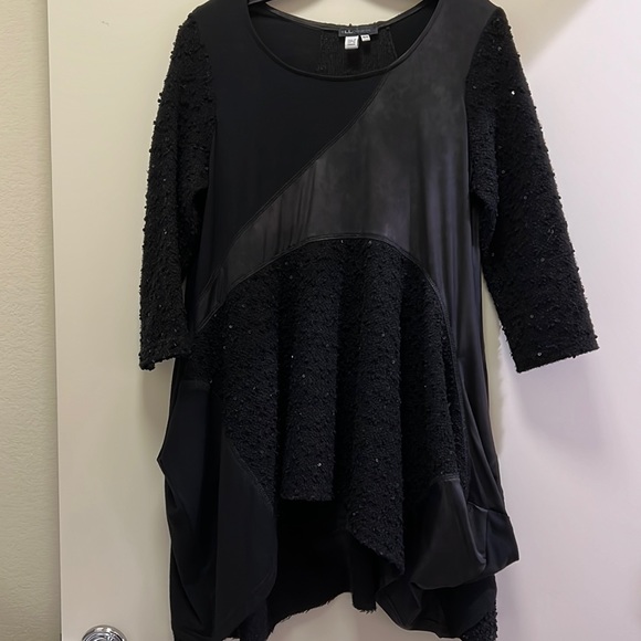 Elloquent mixed media black, sequined embellished tunic top Sz. M - Picture 1 of 7